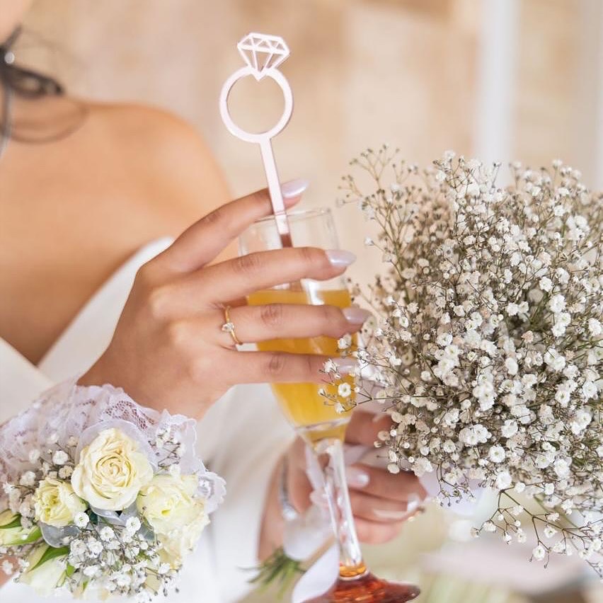 Accesorio personalizado para evento con corte láser