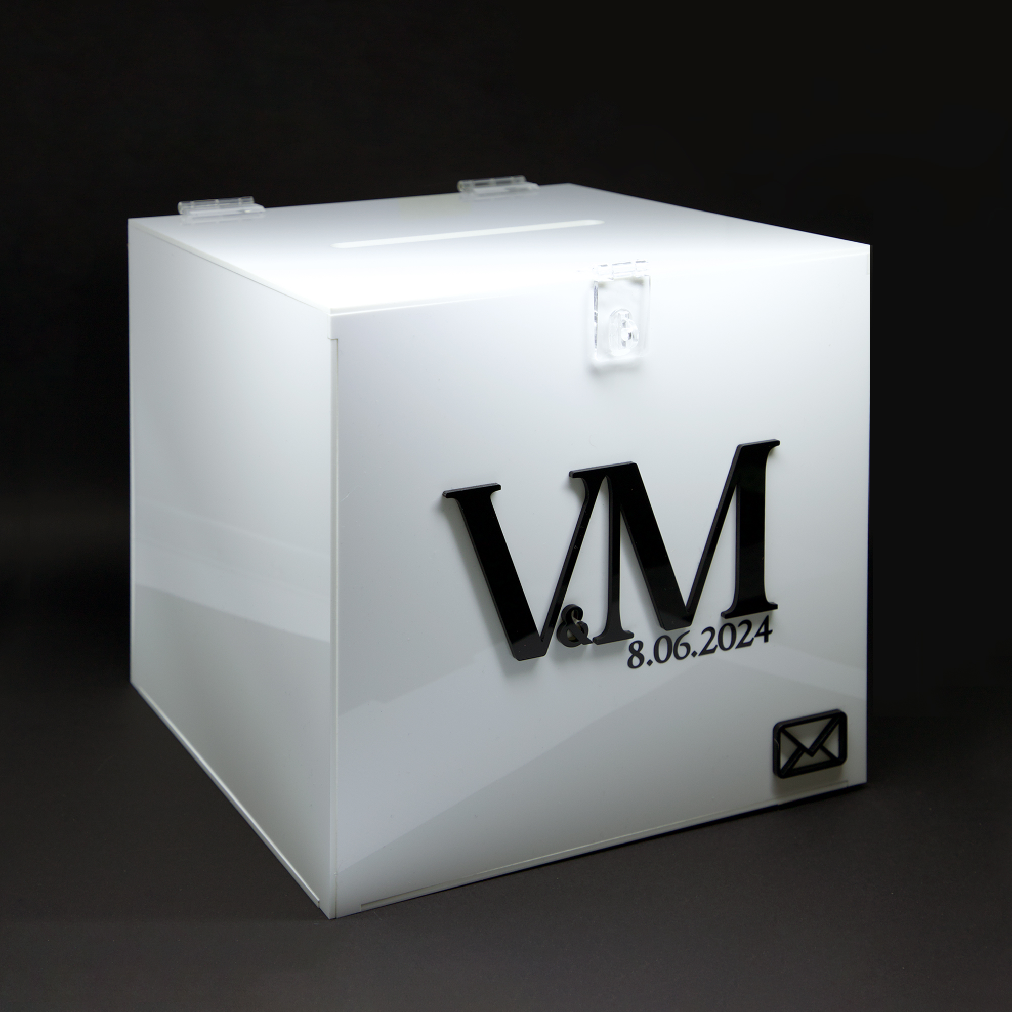 Caja decorativa grabada láser sobre madera o material rígido